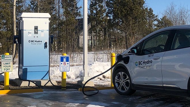 An EV charging at one fast-charging station 