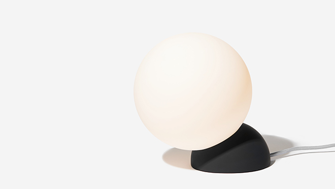 Image of a Gantri Cantilever Table light Image of a Gantri Cantilever Table light