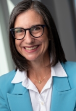 Portrait of Melissa Holland.