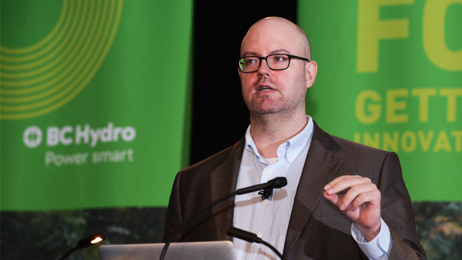 Alex Steffen presenting a Keynote at Power Smart Forum 2015 Alex Steffen presenting a Keynote at Power Smart Forum 2015