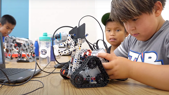 Image of students at a North Island College robot summer camp in Gold River 