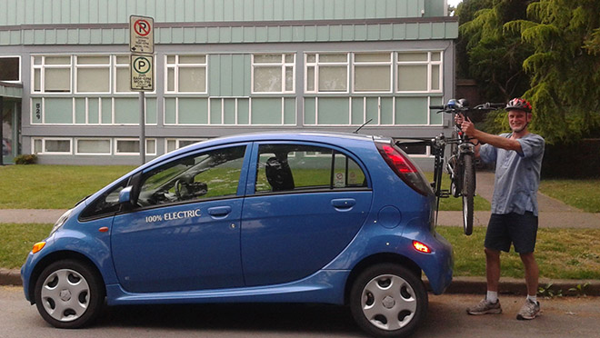 Image of Mitsubishi i-MiEV and Josef Swart Image of Mitsubishi i-MiEV and Josef Swart