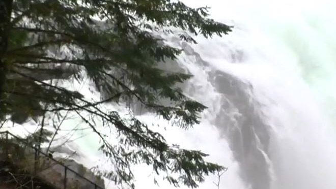Image of water flowing at Elk Falls