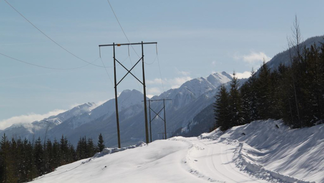 A single circuit 230 kV transmission line. An example of a single circuit 230 kV transmission line.