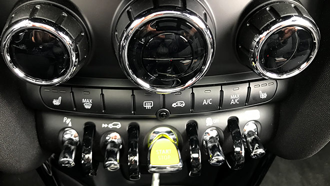 Image of the HVAC controls in a Mini Cooper SE