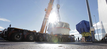 Large turbine on a trailer