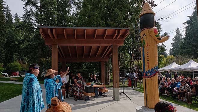 Artist Siobhan Joseph explains the meaning of the symbols on the figure.