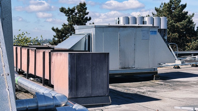 Rather than replace aging HVAC systems with like-for-like systems, Providence Healthcare leaned on  highly-efficient new technologies to helps dramatically lower energy use and carbon emissions.