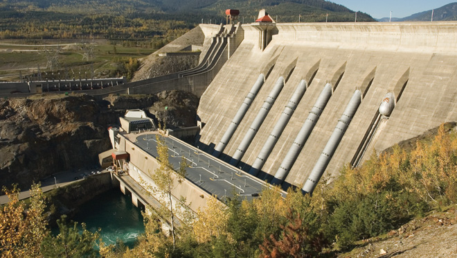 Aerial view of Revelstoke Dam and hydroelectric facilities in Revelstoke, B.C.